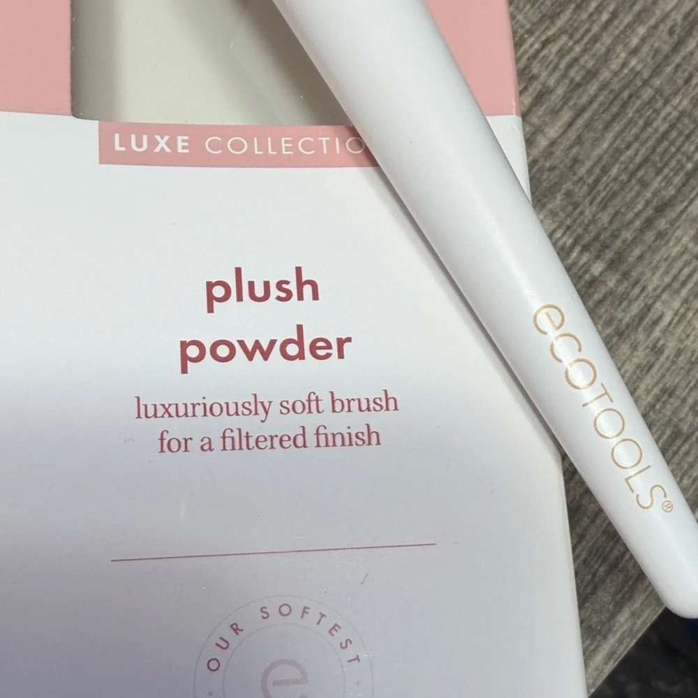 🌹5 for $25🌹EcoTools Plush Powder Brush